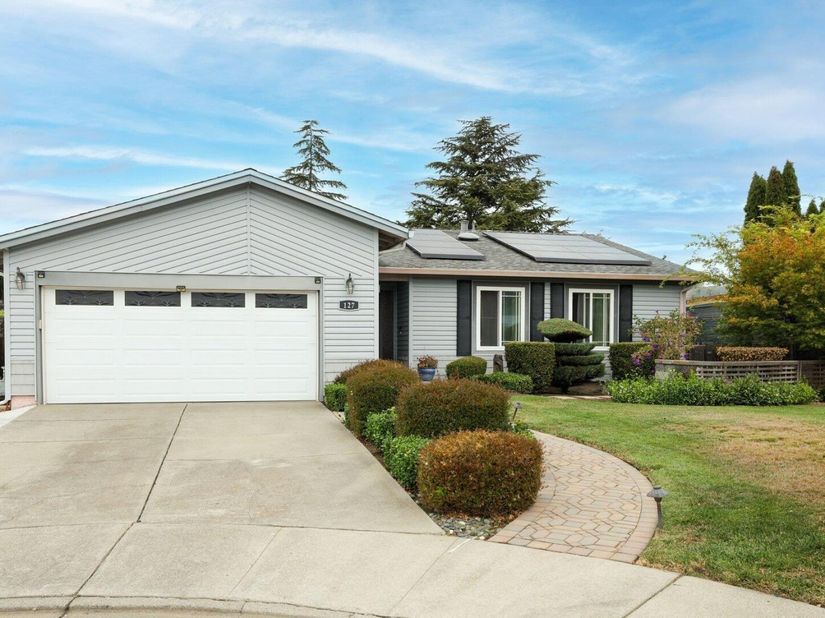 127 Catalpa Ct, Hercules CA 94547