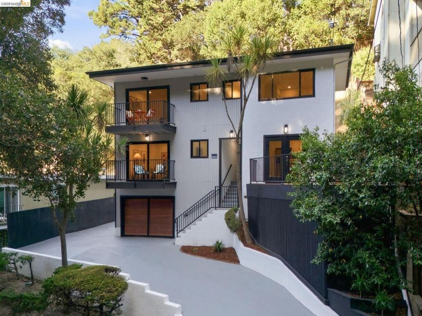 6334 Doran Dr, Oakland CA 94611