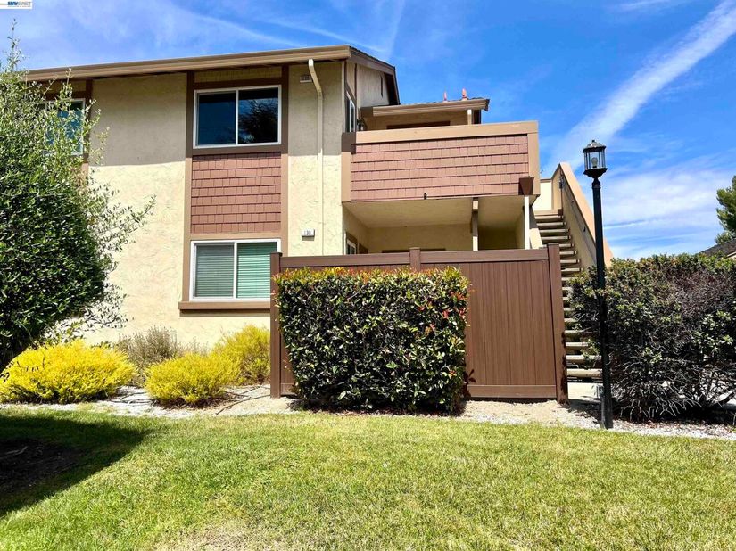 136 Hackamore Ln, Fremont CA 94539