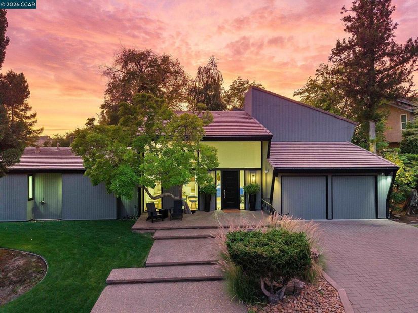 65 Bates Blvd, Orinda CA 94563