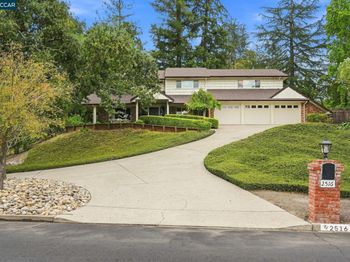 2516 Roundhill Dr