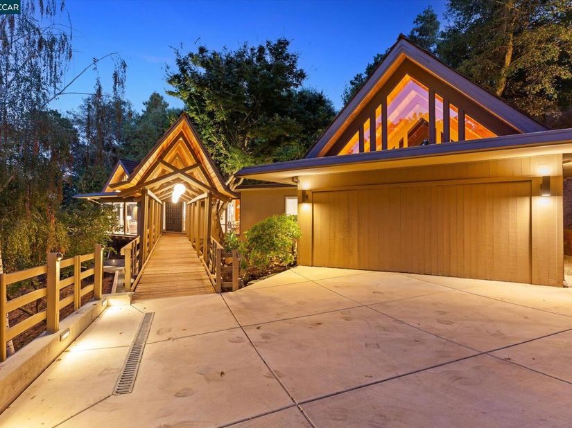 521 Tahos Rd, Orinda CA 94563