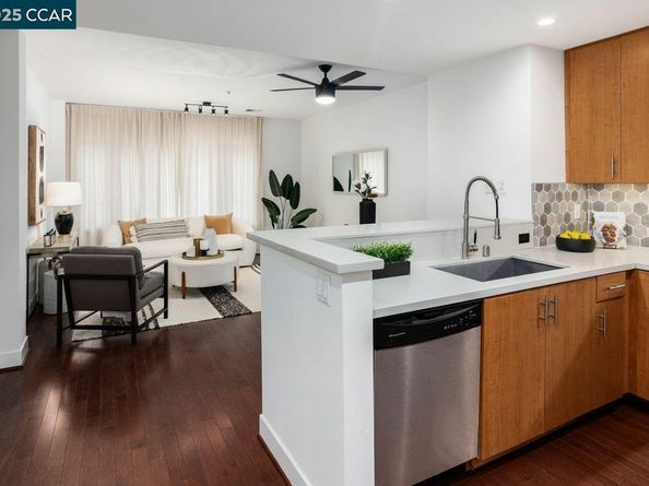 438 W Grand Ave 528, Oakland CA 94612