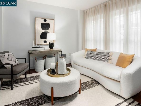 438 W Grand Ave 528, Oakland CA 94612