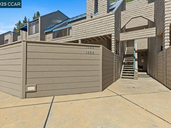 1063 Foxchase Dr, San Jose CA 95123