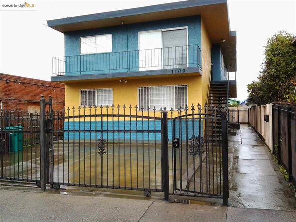 1109 Seminary Avenue, Oakland CA 94621