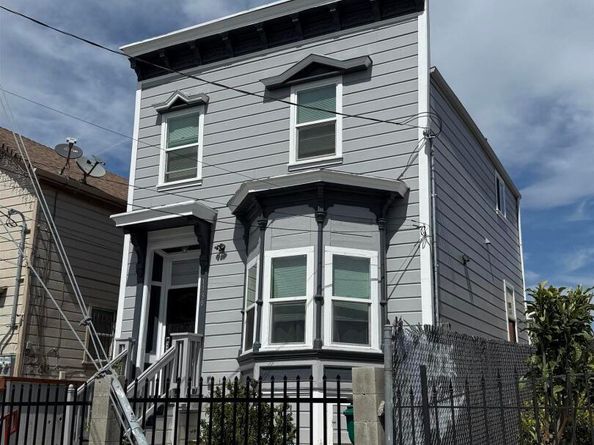1130 E 11Th St, Oakland CA 94606