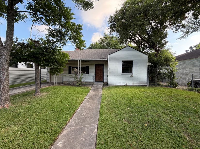 6705 Linden Street, Houston TX 77087