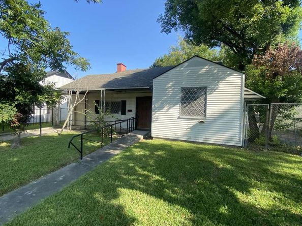 6705 Linden Street, Houston TX 77087