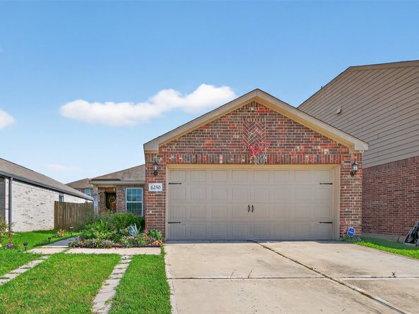 6250 El Topacio Drive, Houston TX 77048