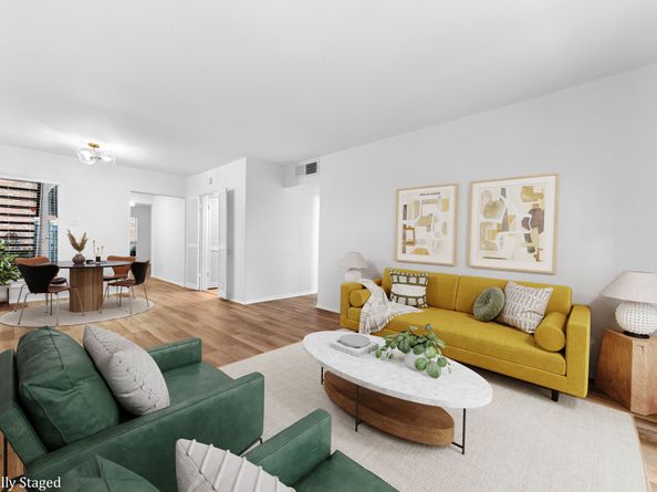 2224 S Piney Point Road 112, Houston TX 77063