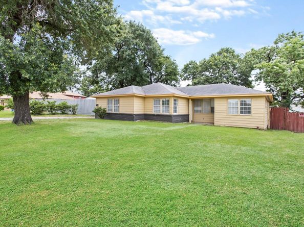 13210 Rockglen Street, Houston TX 77015