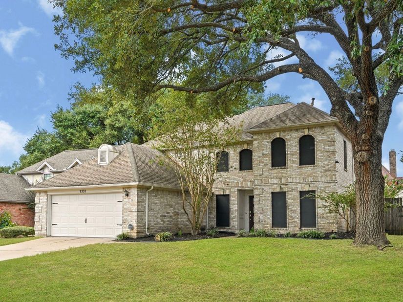 7331 W Hearthstone Green Drive, Houston TX 77095