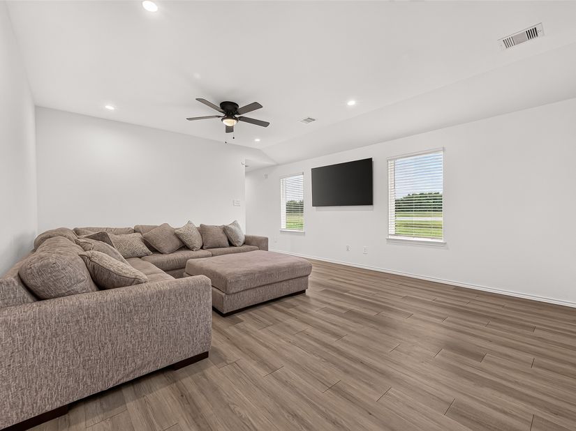 2074 Legacy Hills Drive, Houston TX 77067