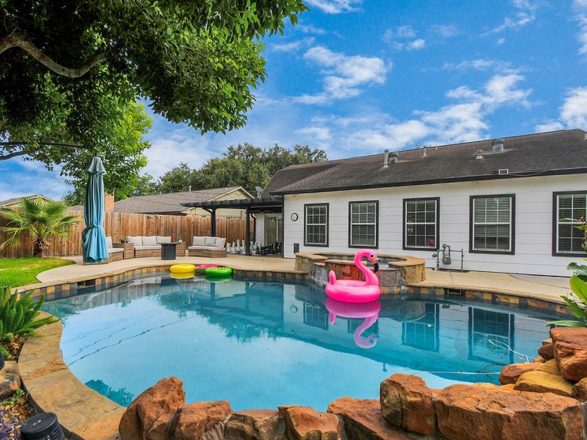 9606 Beverlyhill Street, Houston TX 77063