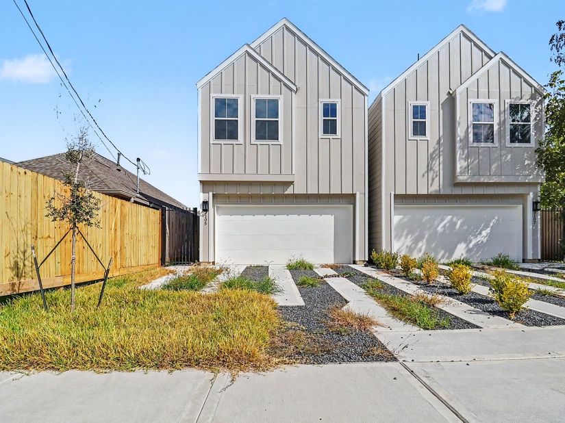 3105 Dennis Street, Houston TX 77004