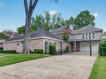 1122 Daria Drive