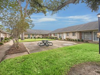 177 W Tri Oaks Lane