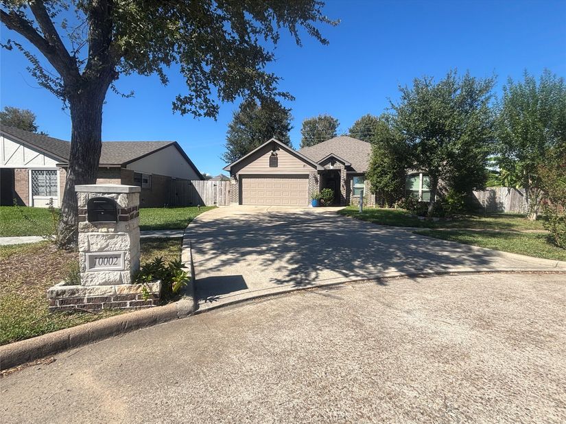 10002 Paintbrush Lane, Sugar Land TX 77498