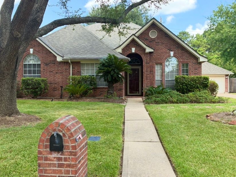 3310 Elmcrest Drive, Houston TX 77088