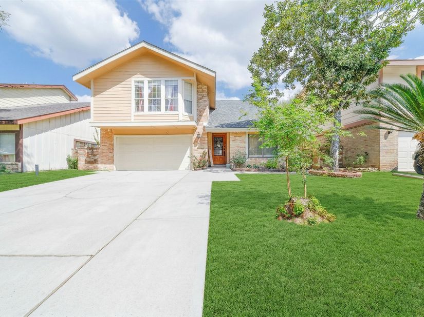 7711 Miller Glen Lane, Houston TX 77072
