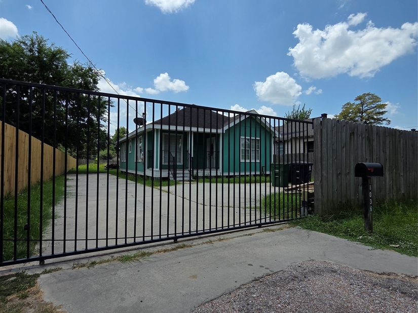 1036 Caperton Street, Houston TX 77022