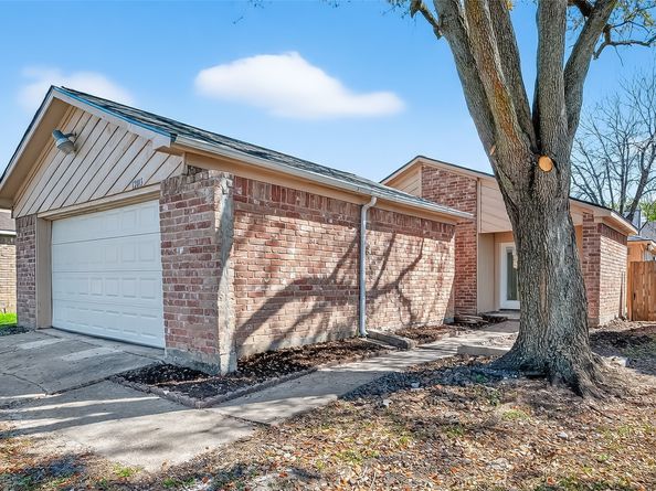 12815 Maxfield Drive, Houston TX 77082
