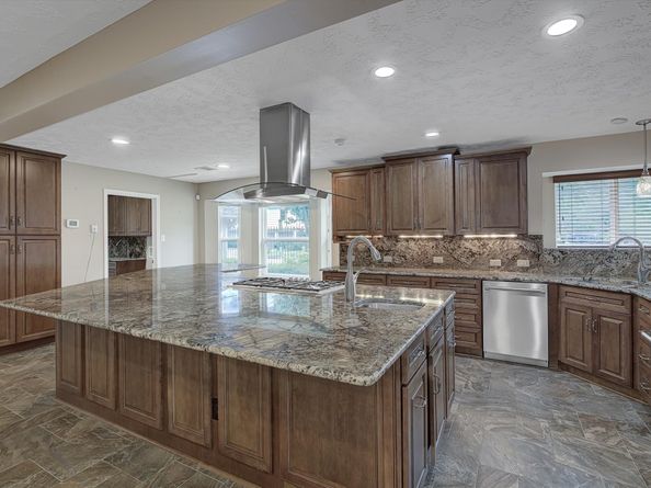 3002 Shadowdale Drive, Houston TX 77043