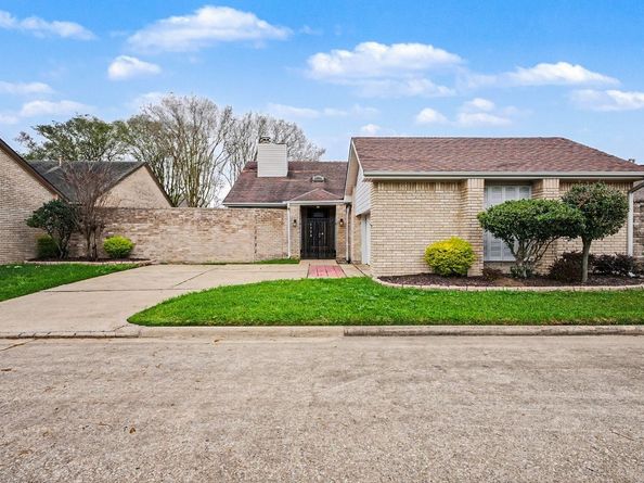 1723 Linfield Way, Houston TX 77058