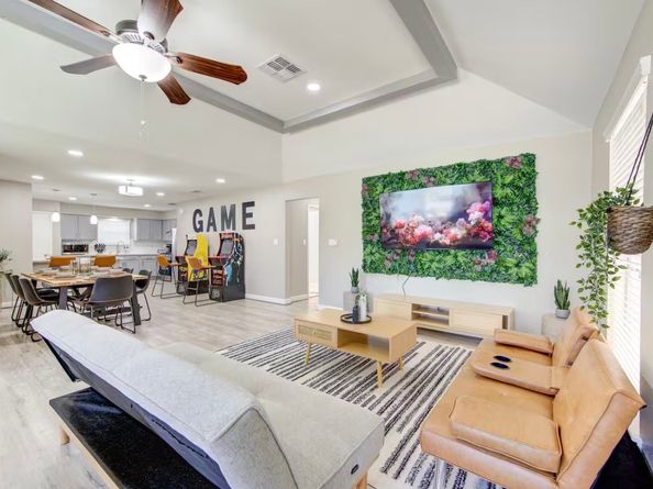 6131 Gladewell Drive, Houston TX 77072