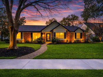 5923 Rutherglenn Drive