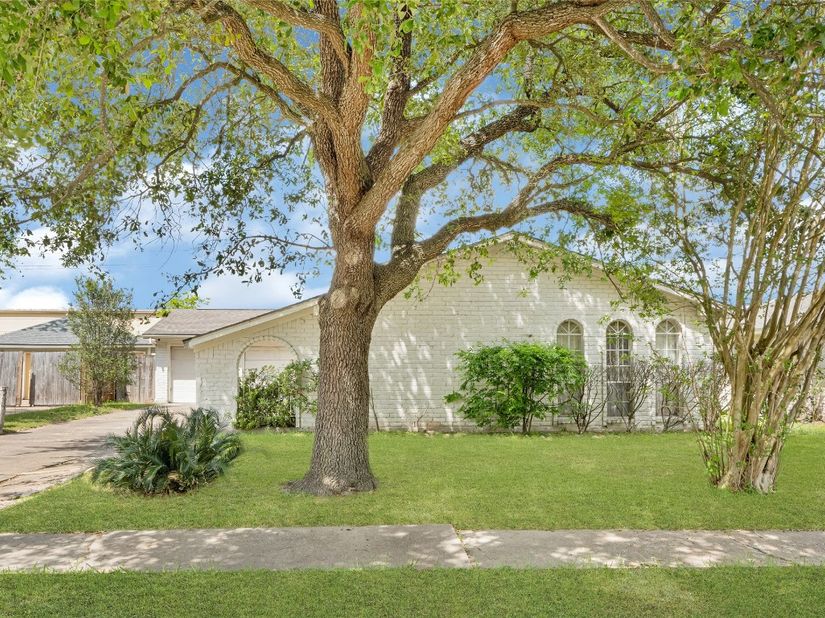 12326 South Drive, Houston TX 77099