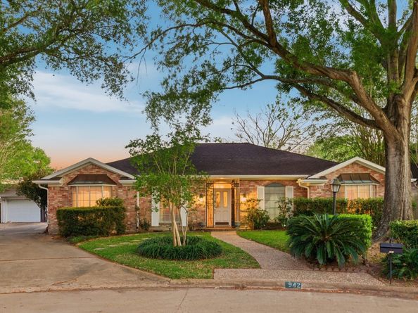 942 Brunswick Circle, Sugar Land TX 77478