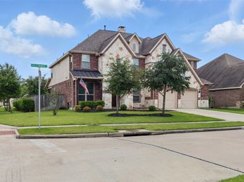 2114 Holly Manor Court