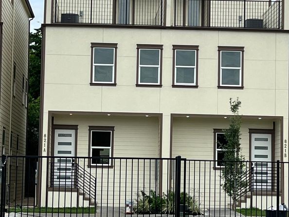 819 North Loop, Houston TX 77022