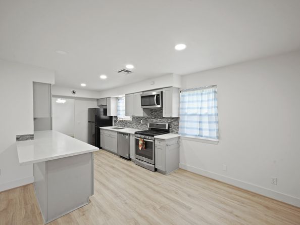 1219 Wisterwood Drive, Houston TX 77043