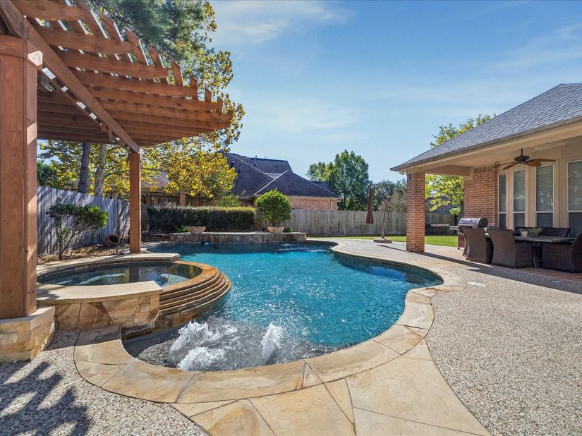 6014 Shady Alcove Court, Kingwood TX 77345