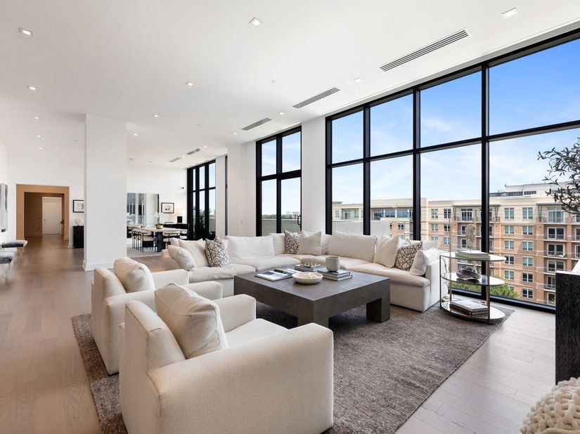 2710 Steel Street 704, Houston TX 77098