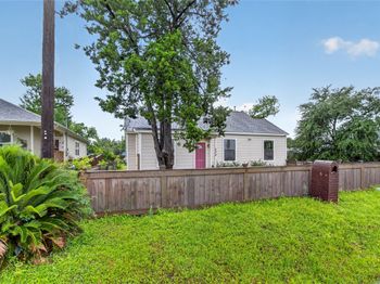 428 Van Molan Street