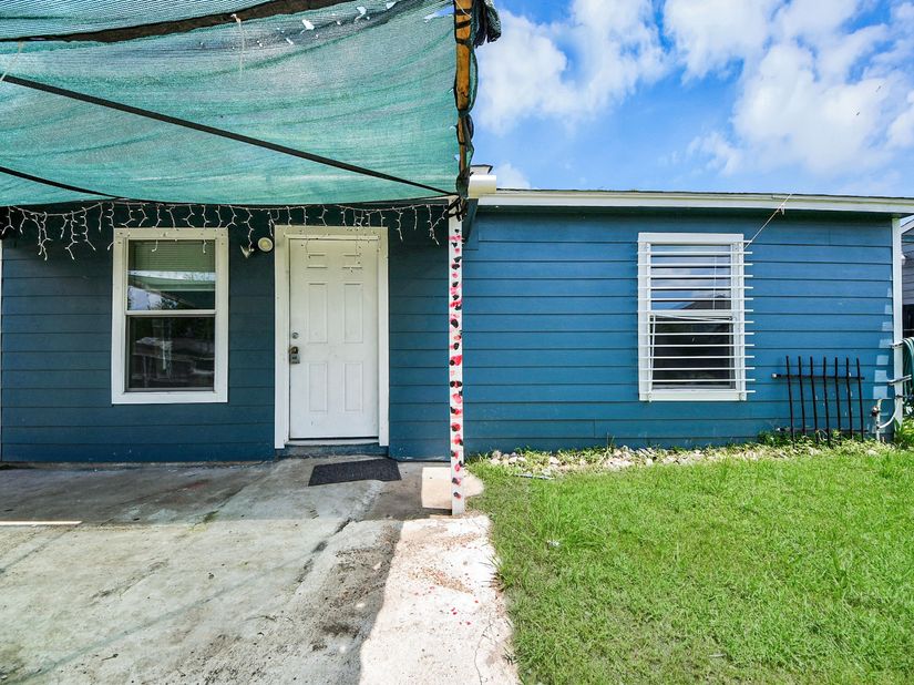 7351 Guadalcanal Road, Houston TX 77033