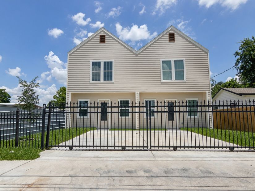 721 Doverside Street, Houston TX 77022