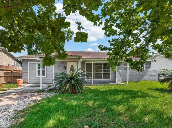 10601 Ambursen Street, Houston TX 77034