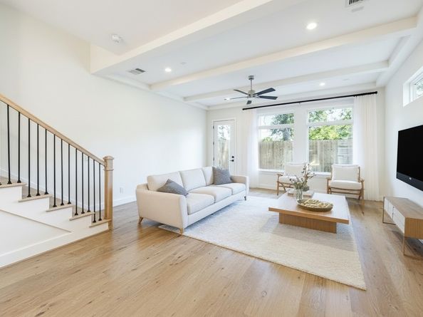 5337 Larkin Street, Houston TX 77007