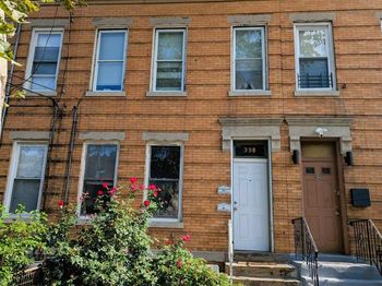 398 Woodlawn Ave