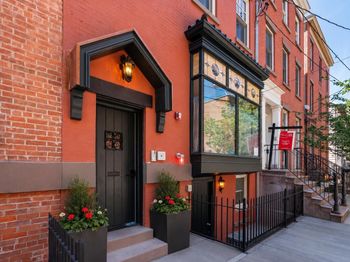 225 Montgomery St