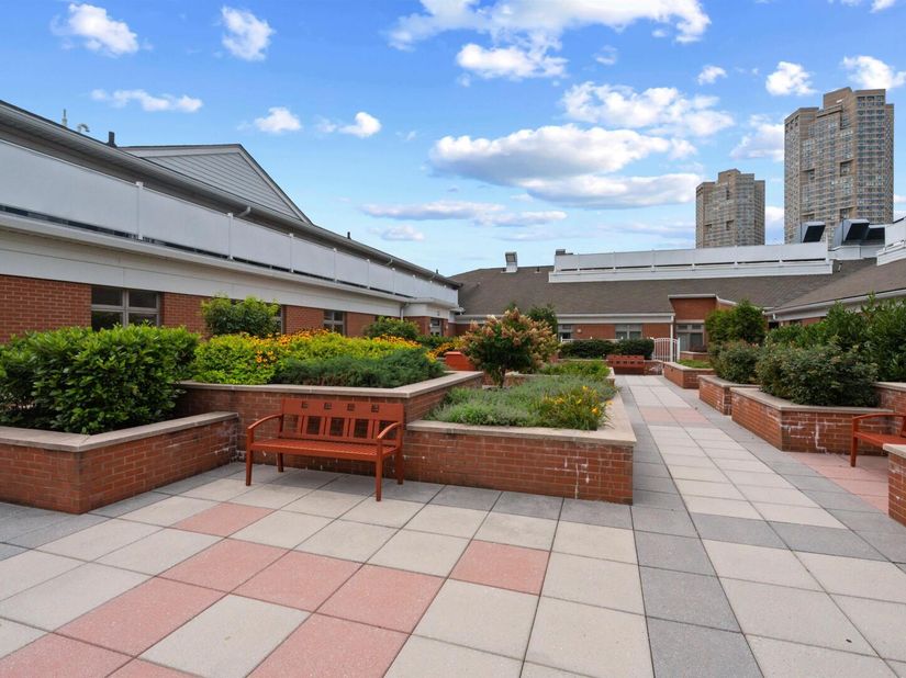 7400 River Rd 438, North Bergen NJ 07047
