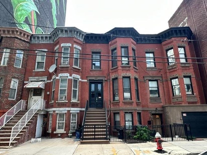 22 Cottage St, Jersey City NJ 07306