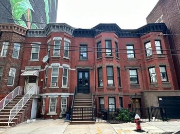 22 Cottage St