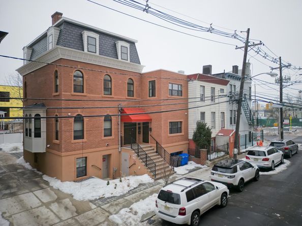 133 Clifton Pl 2, Jersey City NJ 07304