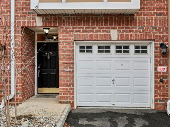 428 Newburgh Ct 428, West New York NJ 07093